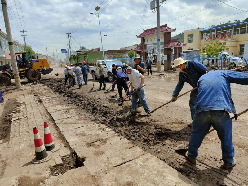 情系家鄉(xiāng)為人民 抗洪救災(zāi)勇?lián)?dāng)&mdash;&mdash;物產(chǎn)工投公司黨員干部、團(tuán)員青年奔赴災(zāi)區(qū)第一線搶險(xiǎn)救災(zāi)