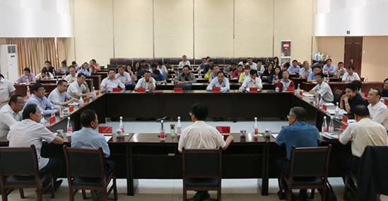 省國(guó)資委黨委副書記、副主任陳志忠 在青海物產(chǎn)集團(tuán)講專題黨課