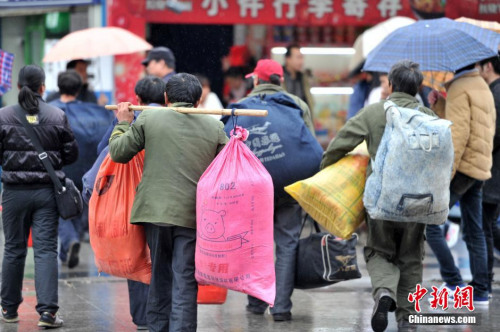 聚焦春節(jié)&ldquo;恐歸族&rdquo;：近鄉(xiāng)情怯，恐懼何來？(圖)